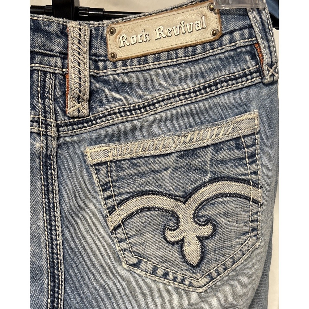 Rock Revival jeams 29 alanis capri Med Embroidered thick stitch distressed